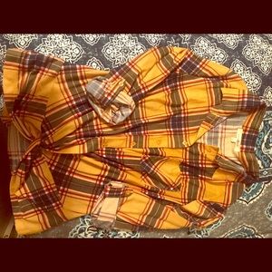 L mustard yellow knotted flannel